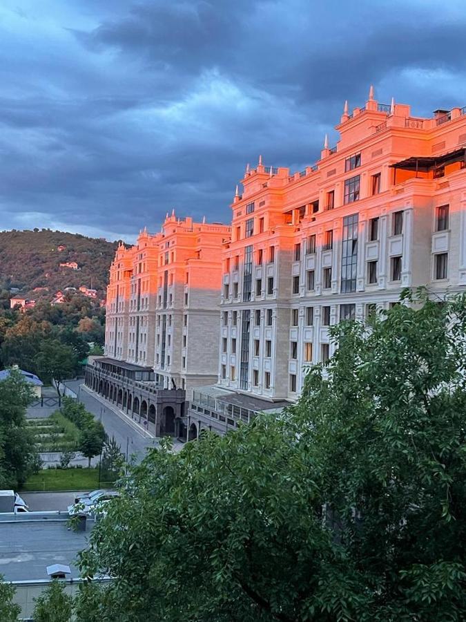 Apartamento Квартира Коктобе С Видом На Горы Almatý Exterior foto